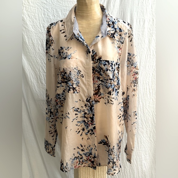 White House Black Market Tops - WHBM Floral button down blouse